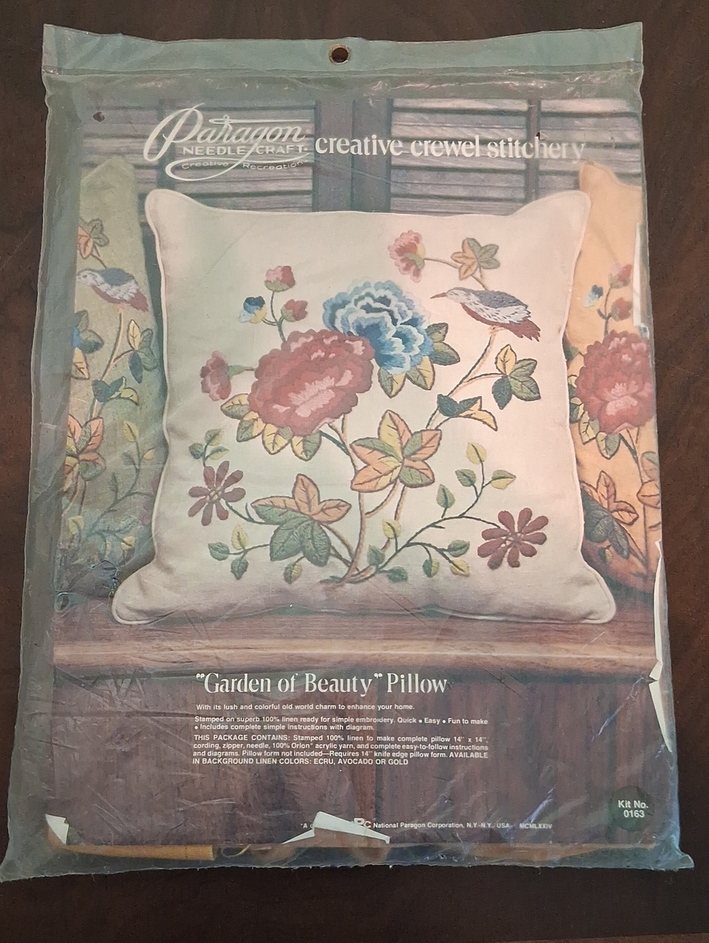NEW! Paragon Needlecraft Crewel Stitchery Pillow Kit 3147